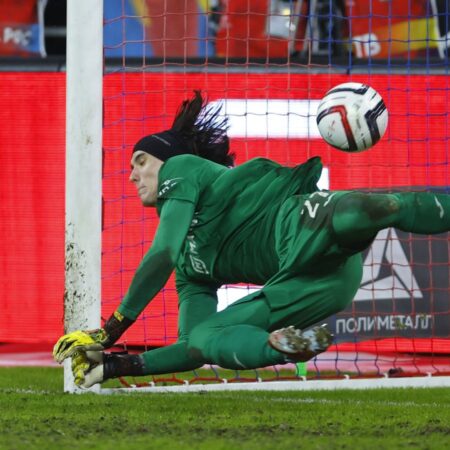 Волк обыграл Соболева анализом: как вратарь «Динамо» спас пенальти
