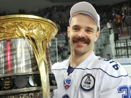 Клепиш уходит из хоккея, Кузнецов играл с пневмонией