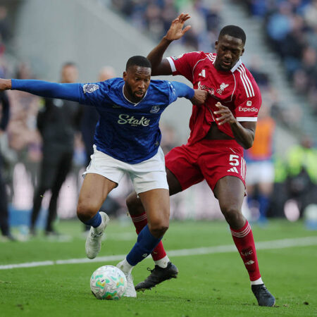 Ливерпуль отметился голами Салаха и ван Дейка в дерби с Эвертоном