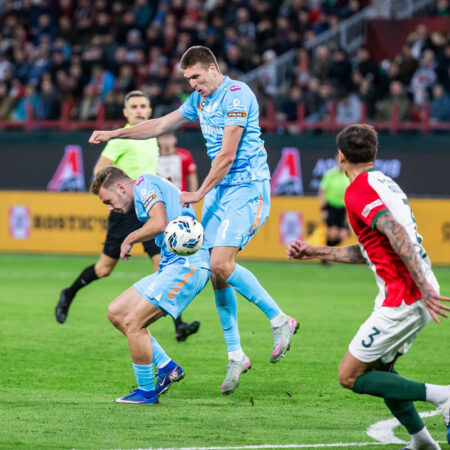 Локомотив и Зенит не нашли победителя в битве лидеров