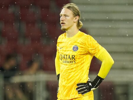 Ребров защитил Сафонова: что произошло в матче с «Страсбургом»